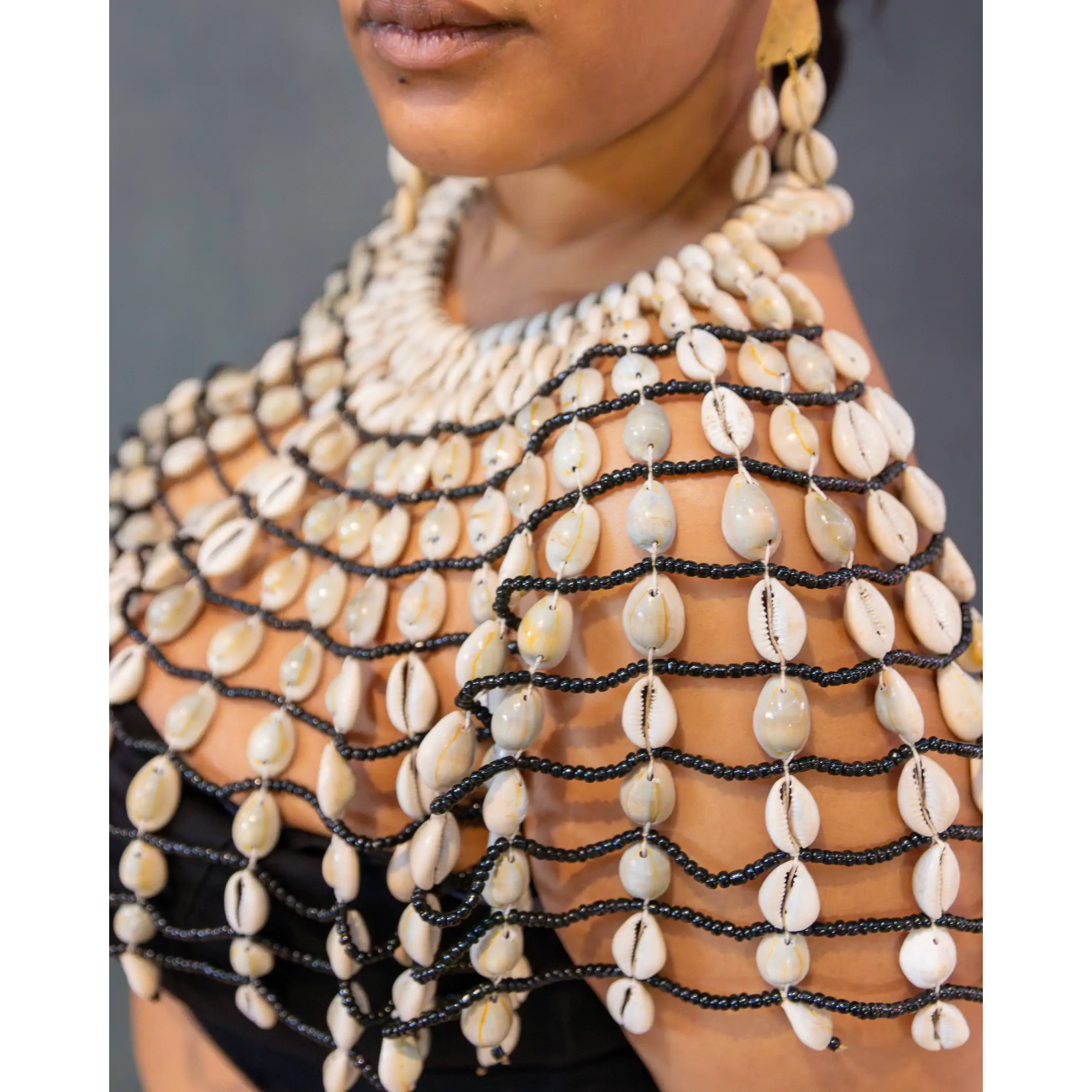 Cowrie shell necklace - Image 2